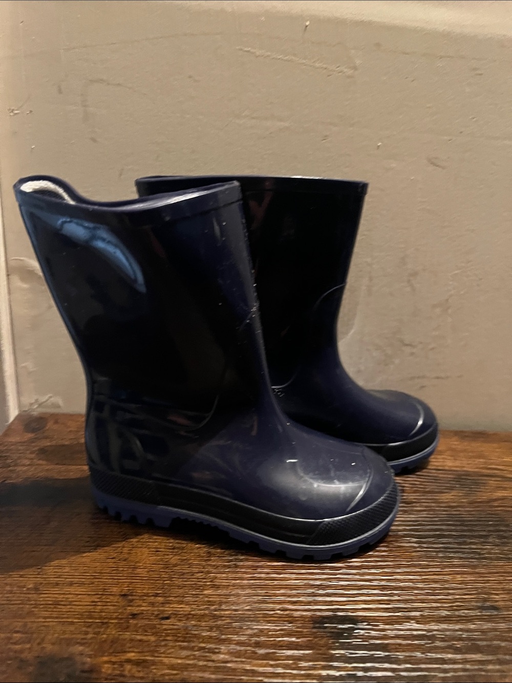 Boys Navy  Waterproof Rain Boots size 7/8